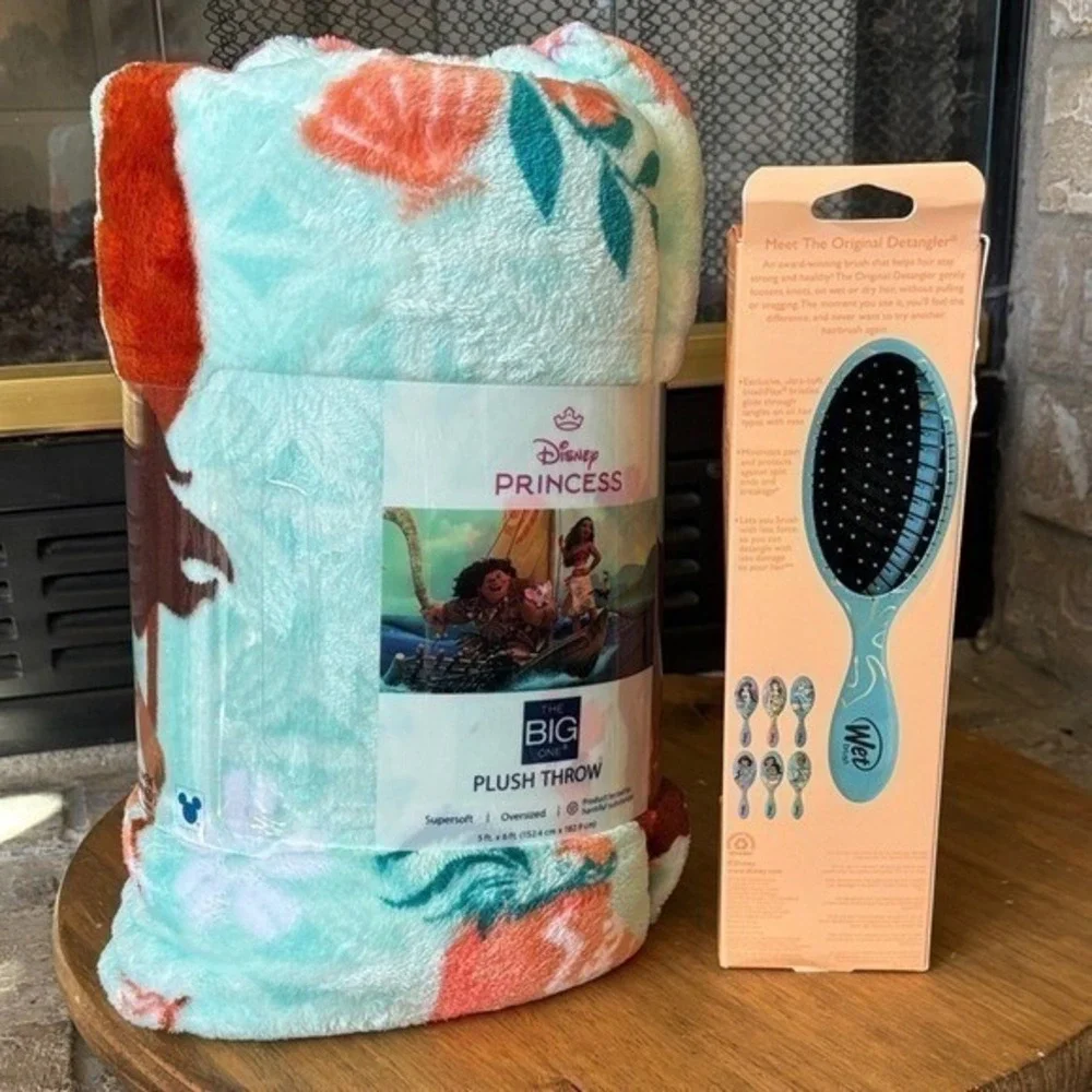 Disney Moana Blanket & Brush Gift Set: The Big One Oversized Throw Wet Brush NEW